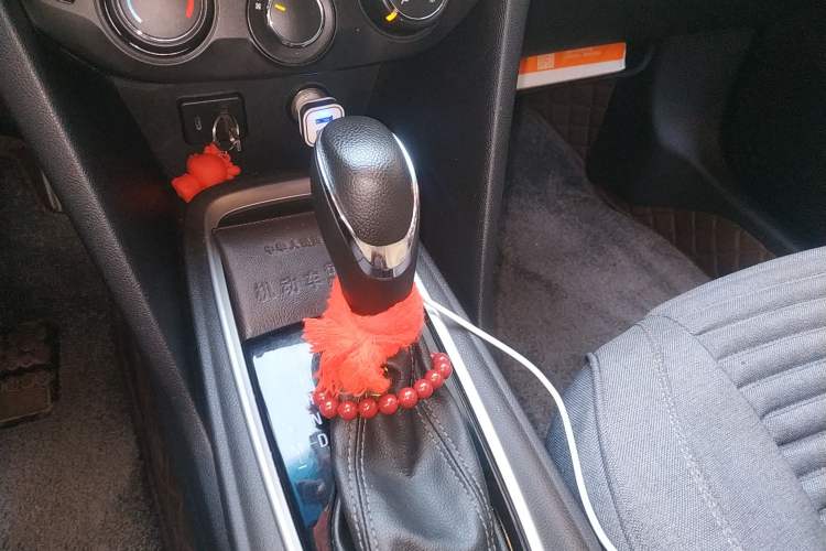 Used Chevrolet Monza 2022 320 Automatic Enjoyment Sunroof Version Gear Lever