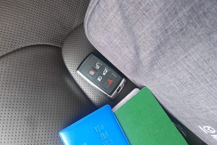 Used Land Rover Range 2021 3.0 L6 Century Extended Classic Edition Vehicle Key