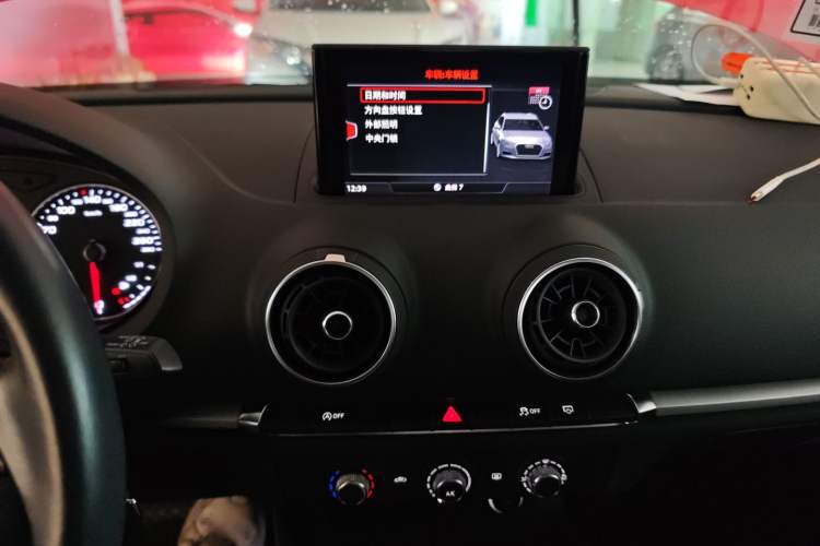 Used Audi A3 2019 Sportback 35 TFSI Ambition China VI Audio And AC Panel