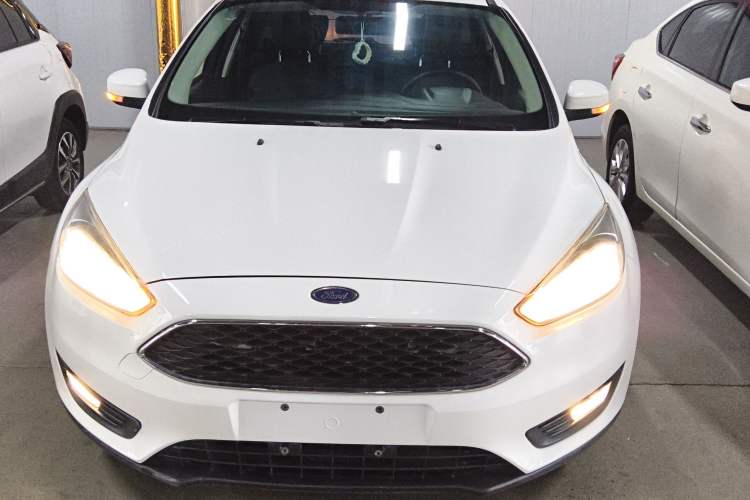 Used Ford Focus 2018 Hatchback Classic 1.6L Automatic Trendy SmartDrive Edition
