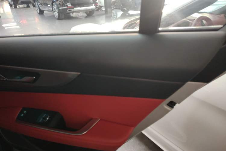 Used Jaguar XEL 2025 2.0T 250 PS R-DYNAMIC 90th Anniversary Edition