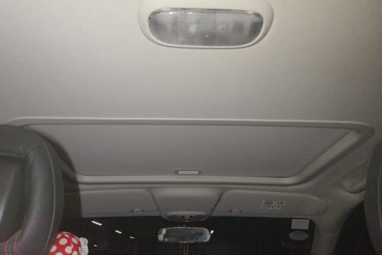 Used Jeep Compass 2013 2.0L two-wheel drive sport version
