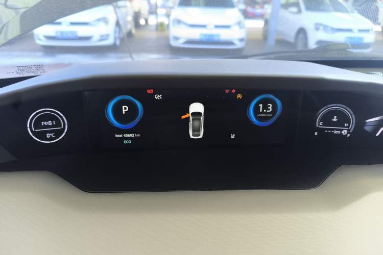 Used CHANGAN UNI-V 2022 1.5T Smart Navigation Version Instrument Cluster