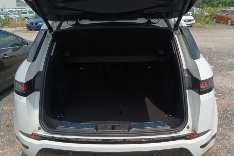 Used Land Rover Range Evoque 2022 Aurora L 249 PS R-Dynamic Luxury Edition Trunk