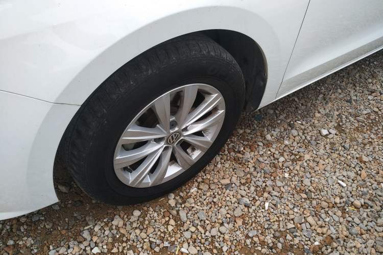 Used Volkswagen Bora 2018 1.5L Automatic Fashion Model Left Front Wheel Hub