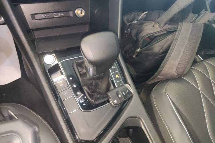 Used Volkswagen Tiguan L 2022 330TSI Automatic Two-Wheel Drive R-Line Enhanced Edition