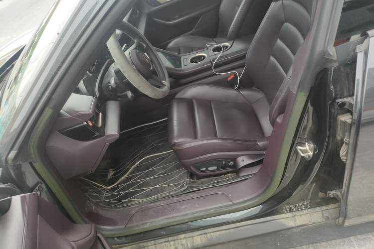 Used Porsche Taycan 2022-Year Updated Taycan