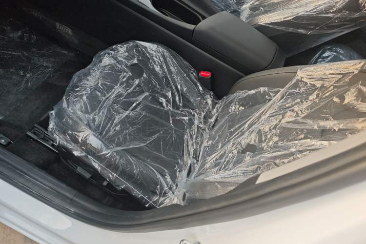 Used Hyundai Elantra 2023 1.5L CVT LUX Prestige Edition
