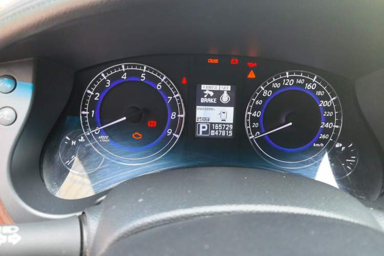 Used Infiniti EX 2011 EX25 Luxury Edition Odometer Close Up