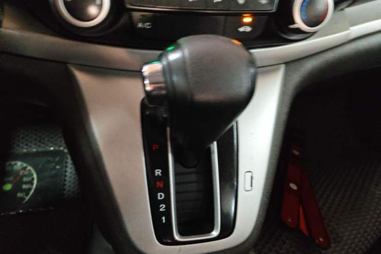 Used Honda CR-V 2012 2.0L two-wheel drive urban version