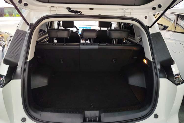 Used AION Y 2022 Plus 70 Tech Edition Trunk