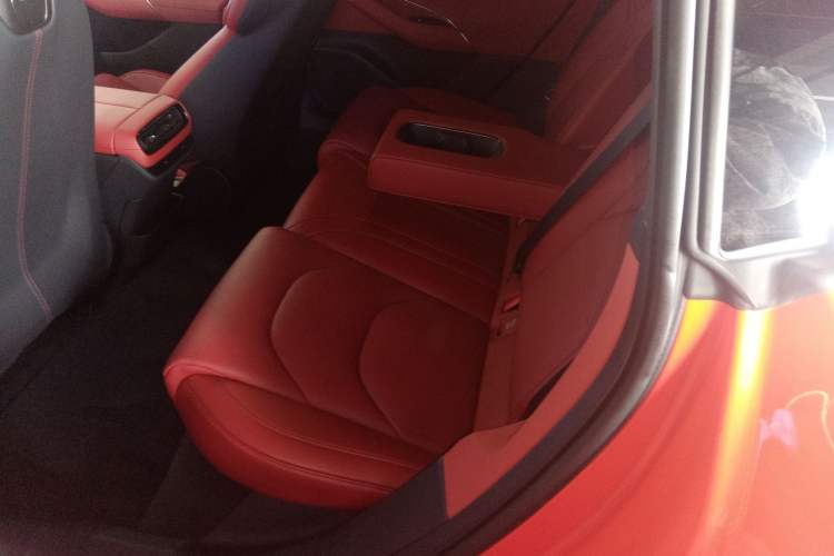 Used Xiaomi Auto SU7 2024 Rear-Drive Long-Range Intelligent Driving Version