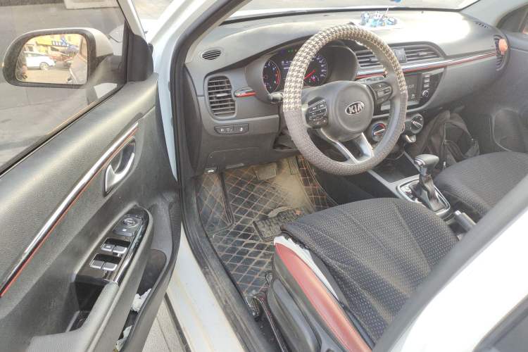 Used Kia KX Cross 2017 1.4L AT GLS
