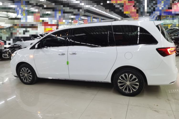 Used Buick GL8 2023 Facelifted Land Cruiser Executive Luxury Version