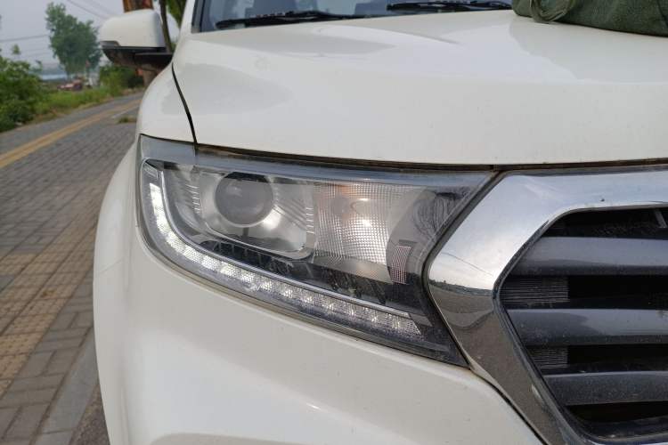 Used Great Wall Wingle 7 2019 2.0T Diesel 4x4 Elite Version China VI Standard Big Double Cab – GW4D20M Right Front Headlight