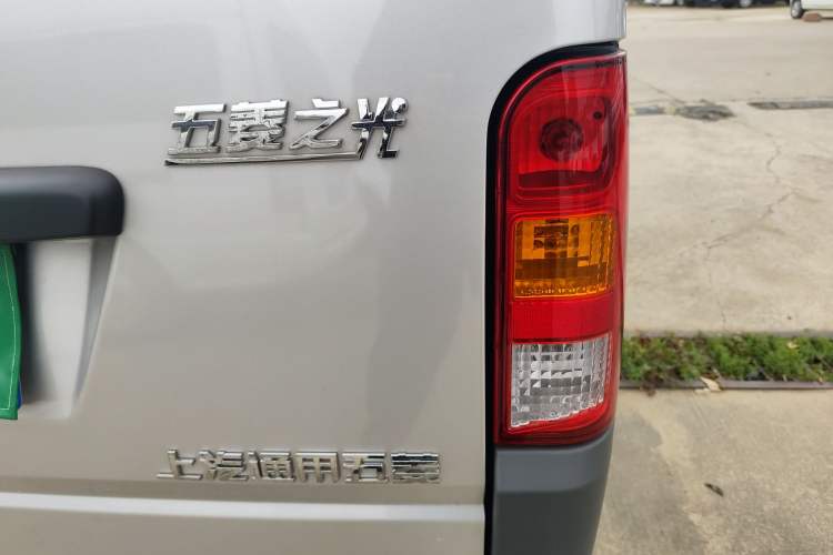Used Wuling Zhiguang 2023 1.5L Practical Version 5/7 Seats Right Rear Taillight