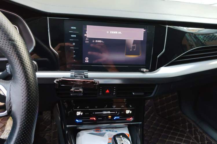 Used Volkswagen Passat 2023 Revised 330TSI Elite Edition Audio And AC Panel