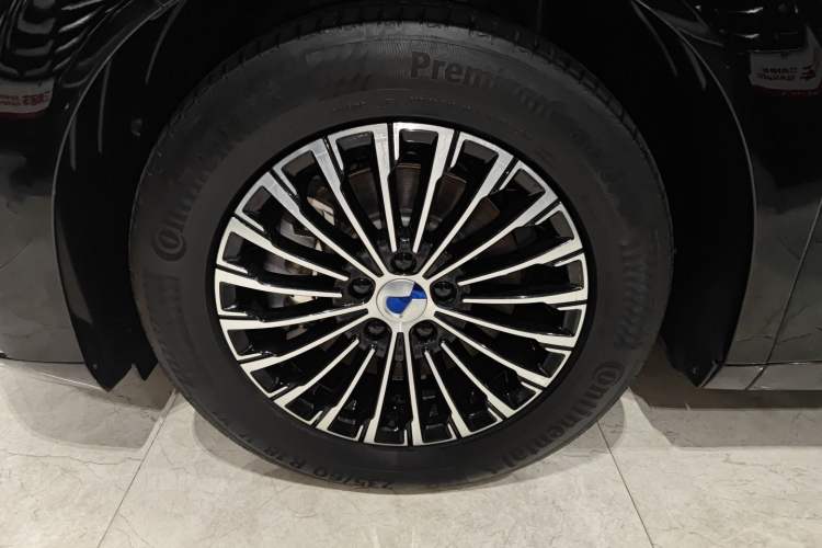 Used Denza D9 2024 DM-i 980 Four-Wheel Drive Flagship Model