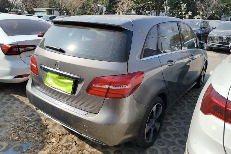 Used Mercedes-Benz B-Class 2017 B 200 Fashion Model
