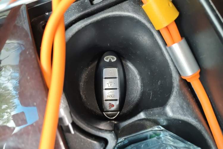 Used Infiniti M Series 2012 M25L Luxury Edition