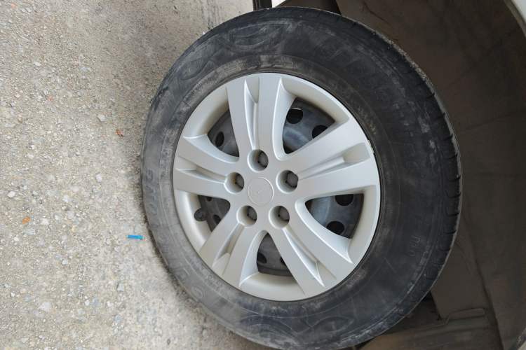 Used FORTHING Lingzhi 2022 M5 1.6L Practical 7-Seater Right Rear Wheel Hub