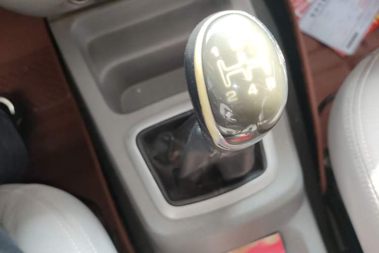 Used BAIC Weiwang M20 2014 1.5L Basic Version DAM15DL
