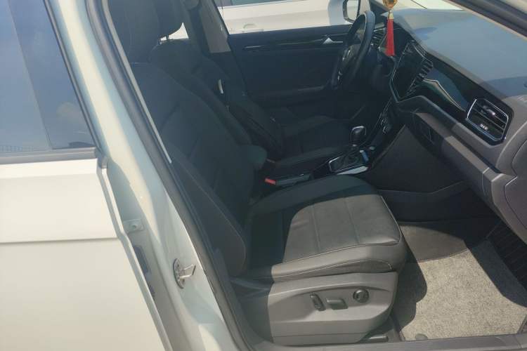 Used Volkswagen T-ROC 2022 280TSI DSG Two-Wheel Drive Comfort PLUS Right Front Seat