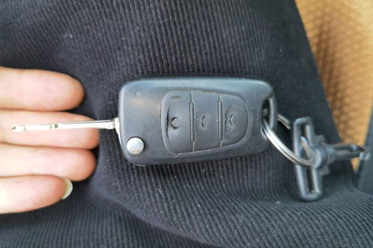 Used Kia K2 2012 Sedan 1.4L MT GLS Commemorative Edition
