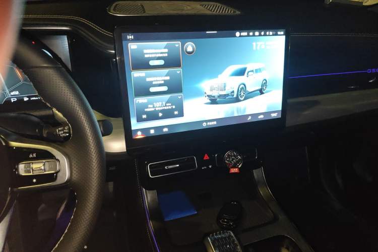 Used GAC Trumpchi GS8 2022 Linghang Series 2.0 TGDI Two-Wheel-Drive Luxury Smart Connectivity Version (7 Seats) Audio And AC Panel