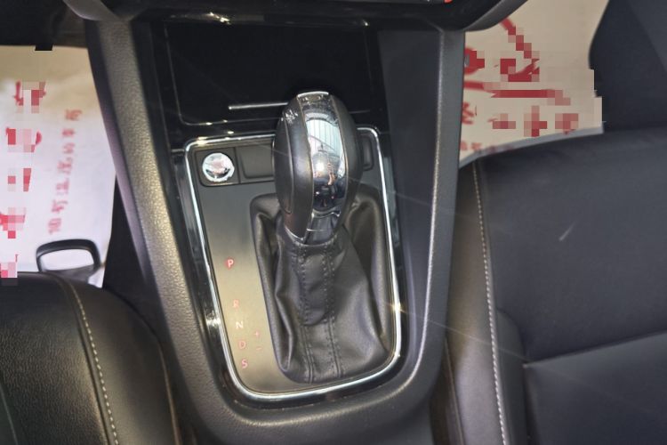 Used Volkswagen Sagitar 2018 1.6L Automatic Comfort Model Gear Lever