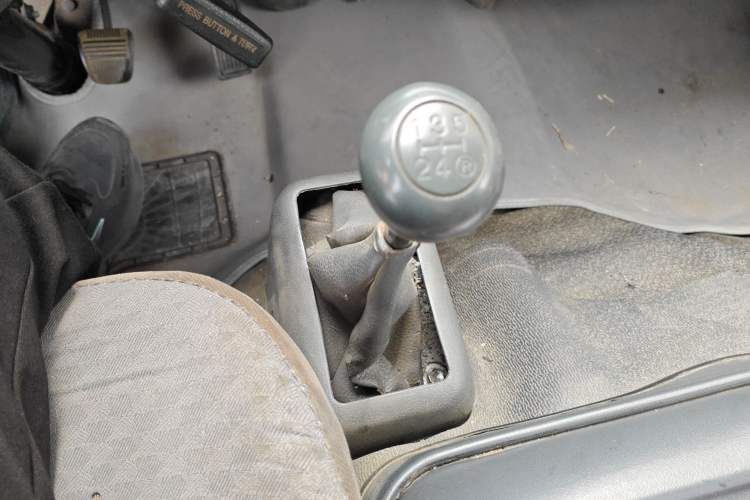 Used Jinbei Hiace  Gear Lever