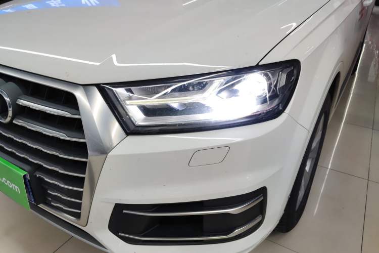 Used Audi Q7 2016 40 TFSI Comfort Model
