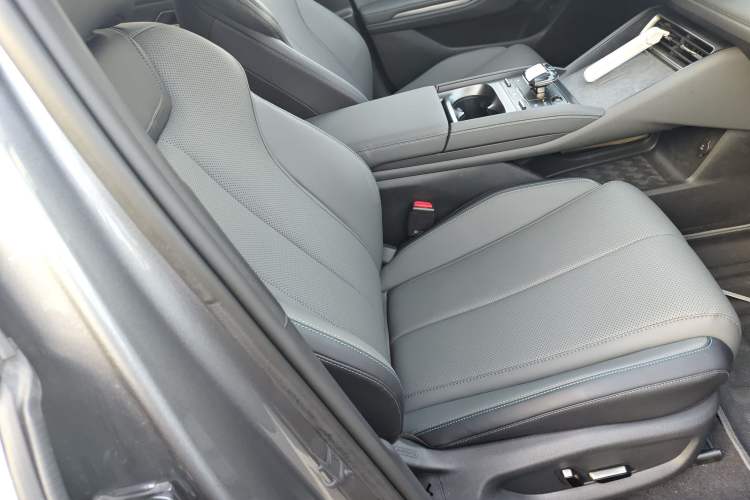 Used BYD Qin L 2025 DM-i Smart Drive 120KM Superior Model
