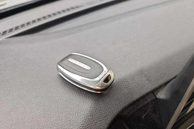 Used SAIC MAXUS V100 RV 2022 2.0T Life Home V100 Mountain Retreat Long Bed
