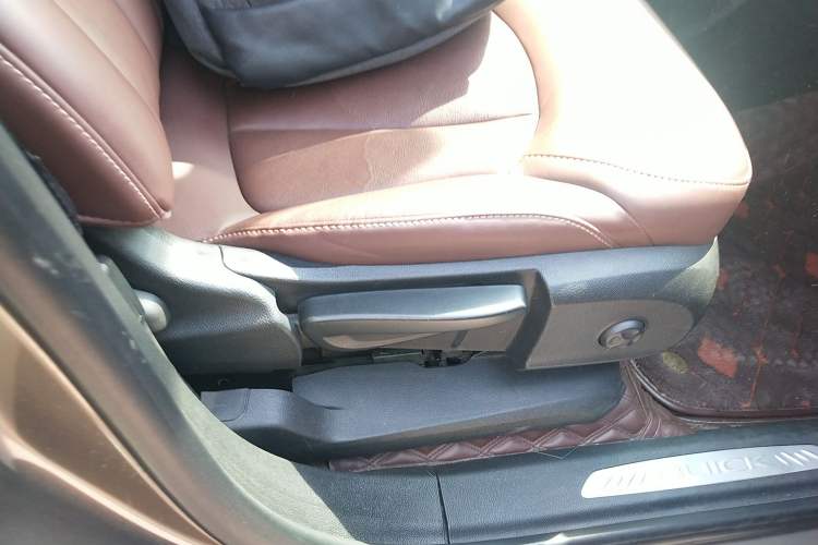 Used Buick Envision 2017 28T Four-Wheel Drive Elite Model Right Front Seat