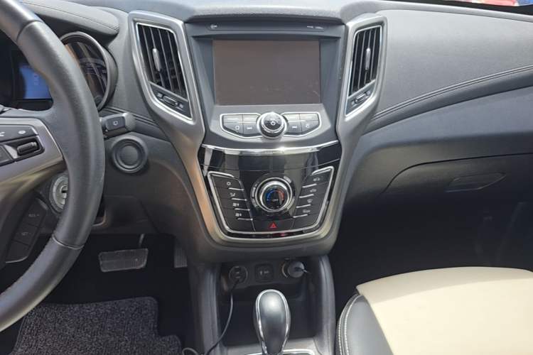 Used CHANGAN CS35 2017 1.6L Automatic Luxury Model