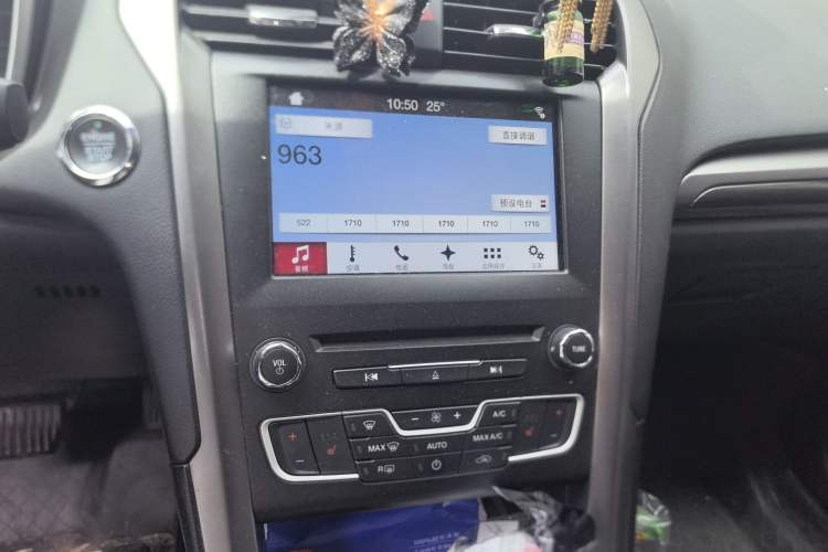 Used Ford Mondeo 2017 EcoBoost 180 Luxury Model
