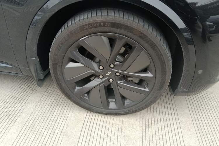 Used Li Auto L9 2023 Pro Model Right Front Wheel Hub