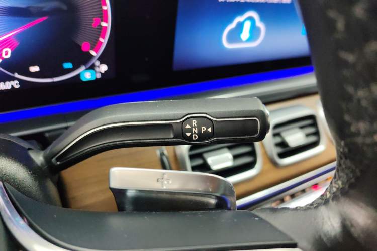 Used Mercedes-Benz GLE 2024 GLE 450 4MATIC Stylish Model Gear Lever