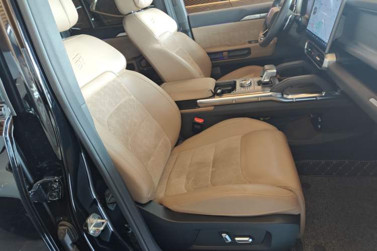 Used JETOUR Traveler 2023 2.0T All-Wheel Drive CrossPRO+