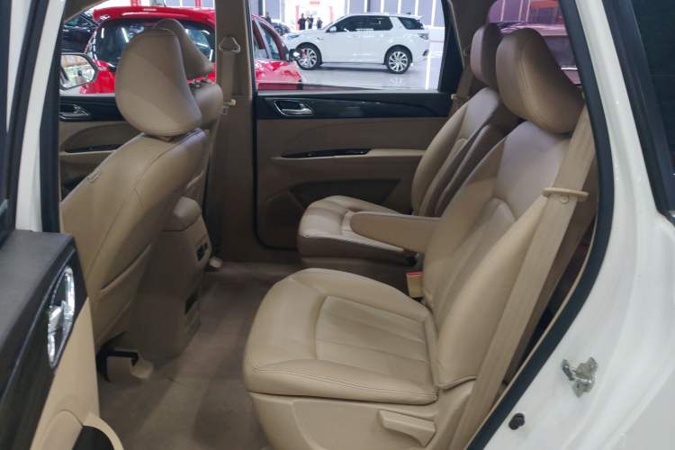 Used Baojun 730 2016 1.5L Manual Comfort Version 7 Seats China V Emission Standard Left Rear Seat