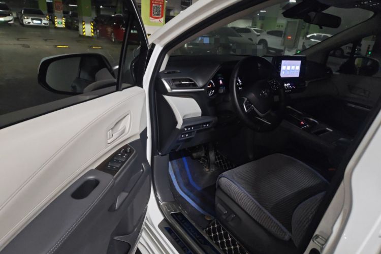 Used Toyota Sienna 2023 2.5L Hybrid Comfort Edition
