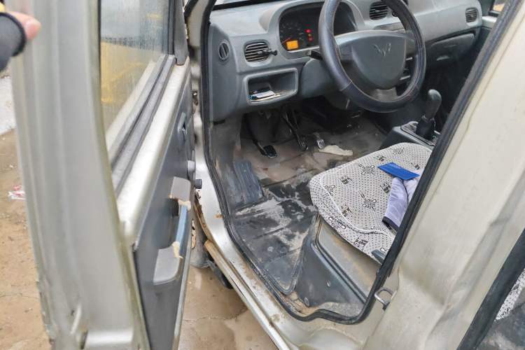 Used Wuling Zhiguang 2010 1.0L New Version Practical Short-Body L2Y