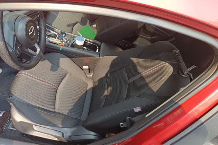 Used Mazda 3 Axela 2017 Sedan 1.5L Automatic Luxury Model Emission Standard China V Left Front Seat