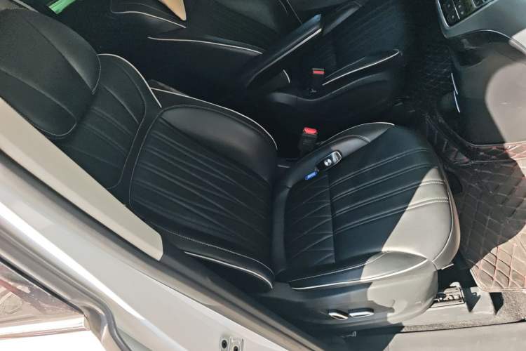 Used Roewe iMAX8 2021 400TGI Supreme Series Lu Zun Edition
