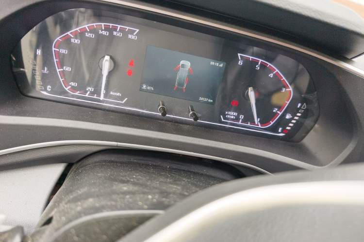 Used SAIC MAXUS Xintu V80 2023 2.0T Manual Classic Aoyuntong Long Wheelbase Mid-Height 6/7/8/9-Seater Instrument Cluster