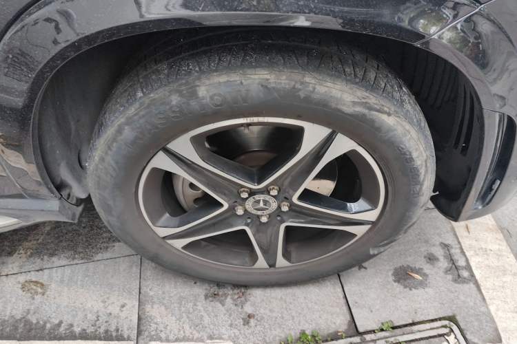 Used Mercedes-Benz GLE New Energy 2021 GLE 350 e 4MATIC Right Front Wheel Hub