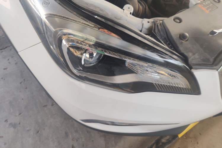 Used Buick Envision 2017 20T Two-Wheel Drive Leading Version Right Front Headlight