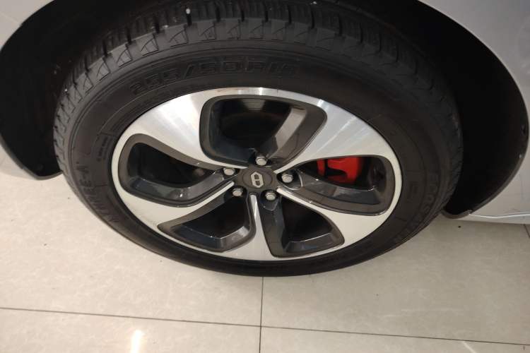 Used Hima AITO M5 2022 Range-Extended Rear-Drive Standard Version Left Front Wheel Hub