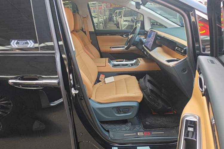 Used GAC Trumpchi Trumpchi E8 2024 Honor Series 2.0L Honor Edition
